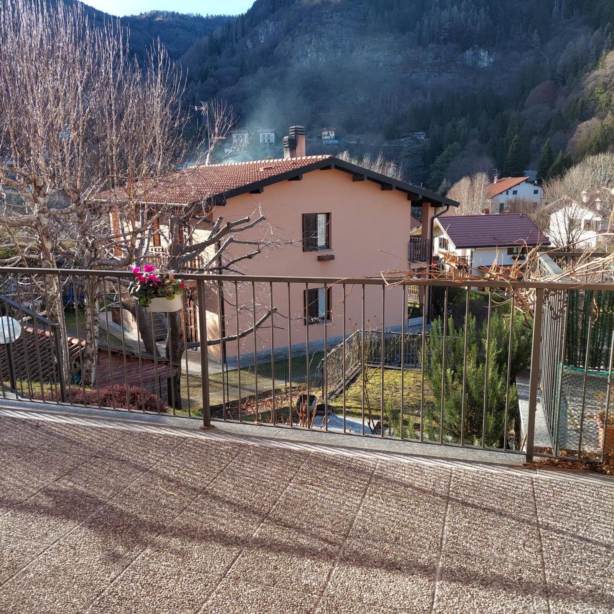 Casa Alberto - Appartamento Zona Bellagio Magreglio Luaran gambar